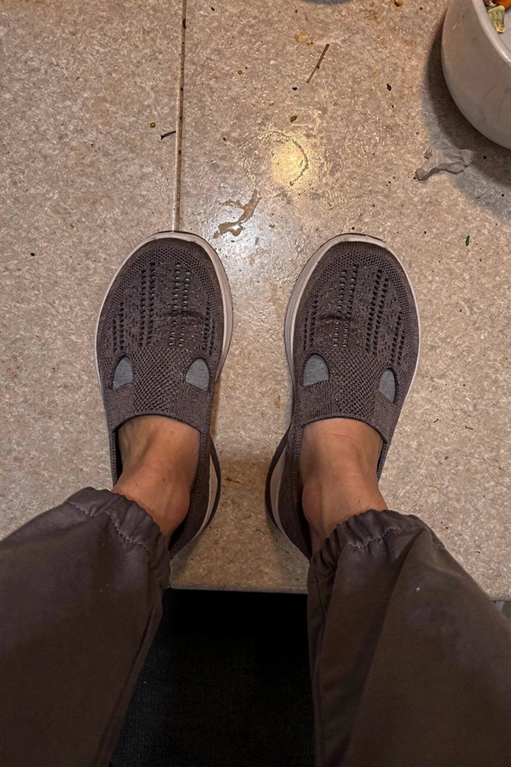 <h2><strong>Customers love our shoes!</strong></h2>