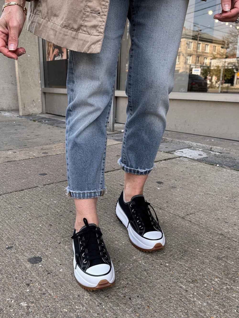 <h2><strong>Customers love our shoes!</strong></h2>